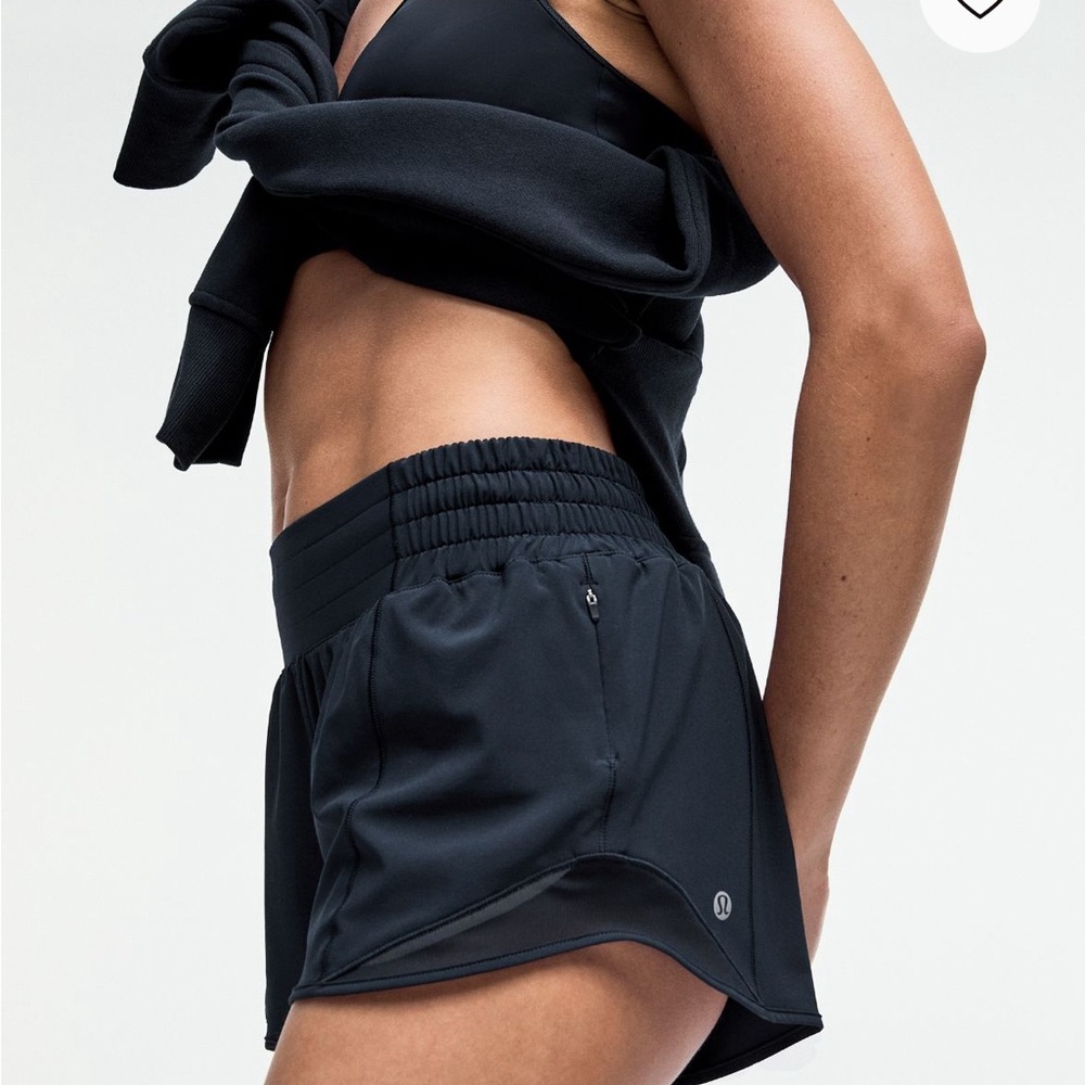 LULULEMON ATHLETICA Black SZ 0 2.5” HIGH RISE HOTTY HOT LINED LIKE NEW / EUC